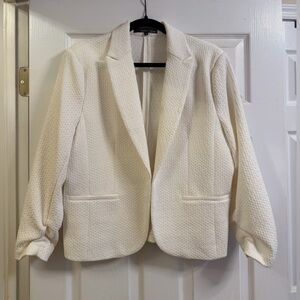 Amanda and Chelsea Off-White Textured Women's Blazer